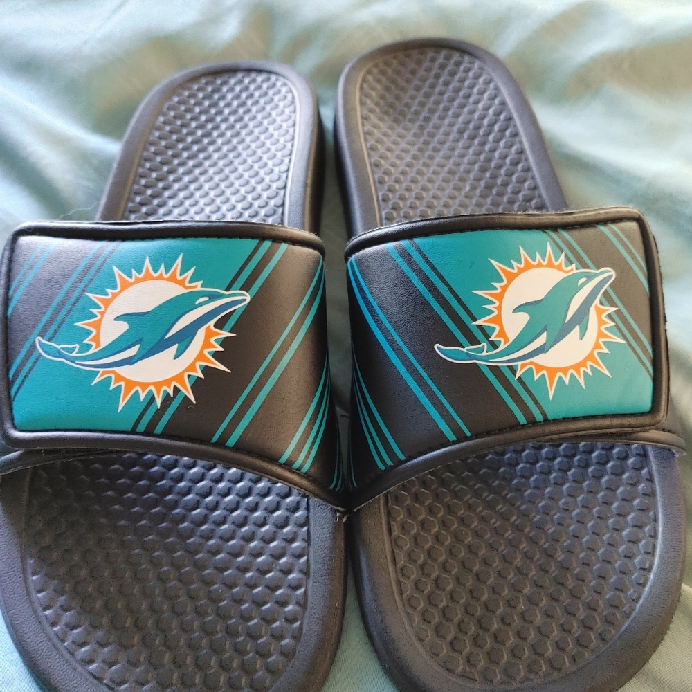 Miami Dolphins Slides in Small (7-8)